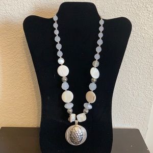 Beaded necklace with pendant